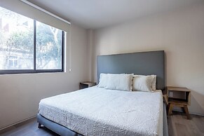 Relax & Recharge in Roma - Elevator - Sleeps 7