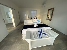 Ninamu Pearl  Guest House