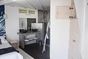 Ninamu Pearl  Guest House