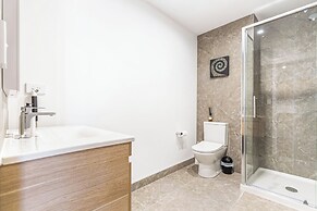 Stunning Ellerslie Apartment + Private Balcony!