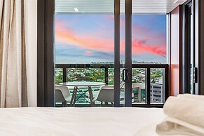 Stunning Ellerslie Apartment + Private Balcony!