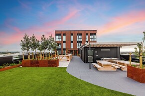 Stunning Ellerslie Apartment + Private Balcony!