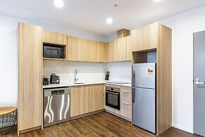 Stunning Ellerslie Apartment + Private Balcony!