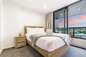 Stunning Ellerslie Apartment + Private Balcony!