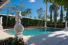 Huge Pool 6 Bedrooms 20 People Beach