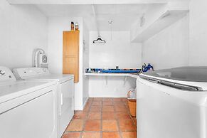 Huge Pool 6 Bedrooms 20 People Beach