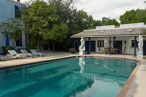 Huge Pool 6 Bedrooms 20 People Beach