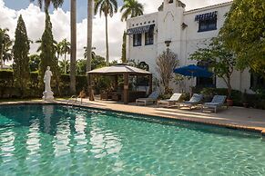 Huge Pool 6 Bedrooms 20 People Beach