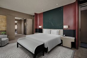 HUALUXE Shenzhen Bao'an