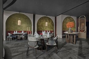 HUALUXE Shenzhen Bao'an