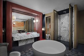 HUALUXE Shenzhen Bao'an