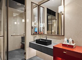 HUALUXE Shenzhen Bao'an