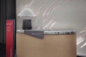 HUALUXE Shenzhen Bao'an