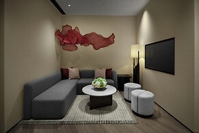 HUALUXE Shenzhen Bao'an