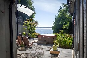 Maison Tofino - Private Oceanfront