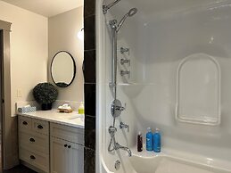 Solara Corner Suite-Pool & Hot Tub & Spa