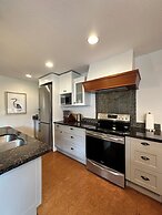 Solara Corner Suite-Pool & Hot Tub & Spa