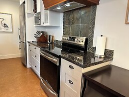 Solara Corner Suite-Pool & Hot Tub & Spa