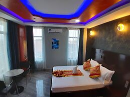 MAZOLA DIAMOND HOTEL