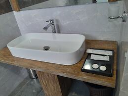 MAZOLA DIAMOND HOTEL