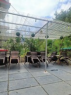 Majestic Mountain Bhaiji Guest House