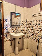 Majestic Mountain Bhaiji Guest House