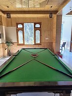 Majestic Mountain Bhaiji Guest House