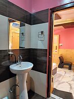 Majestic Mountain Bhaiji Guest House