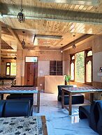 Majestic Mountain Bhaiji Guest House