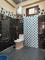 Majestic Mountain Bhaiji Guest House