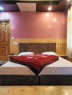 Majestic Mountain Bhaiji Guest House