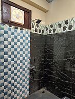 Majestic Mountain Bhaiji Guest House