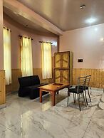 Majestic Mountain Bhaiji Guest House