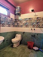 Majestic Mountain Bhaiji Guest House