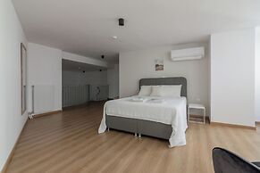 Leochares Lifestyle Apartments