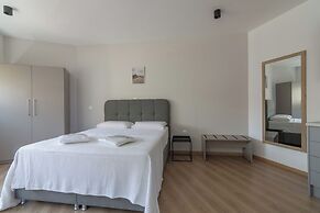 Leochares Lifestyle Apartments