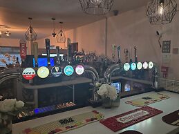 The Little Crown Inn