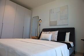 Luxury High Floor Suite Mercury Towers