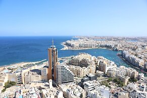 Luxury High Floor Suite Mercury Towers