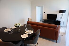 Luxury High Floor Suite Mercury Towers