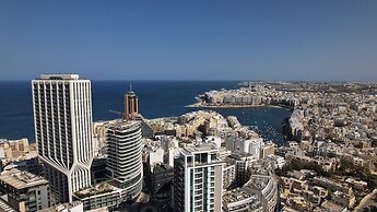 Luxury High Floor Suite Mercury Towers