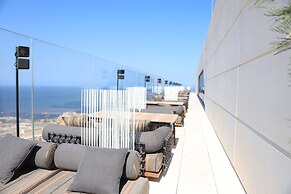 Luxury High Floor Suite Mercury Towers