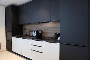 Luxury High Floor Suite Mercury Towers