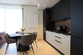 Luxury High Floor Suite Mercury Towers