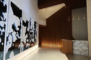 Luxury High Floor Suite Mercury Towers