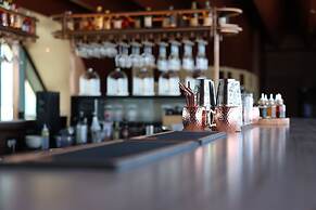 Luxury High Floor Suite Mercury Towers