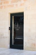 Luxury High Floor Suite Mercury Towers