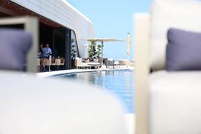 Luxury High Floor Suite Mercury Towers