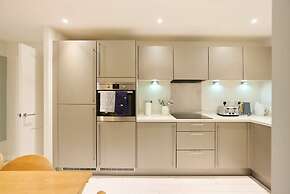 The River Lea Escape - Charming & Bright 2bdr Flat