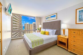 Waikiki Sunset Close to Beach with Parking